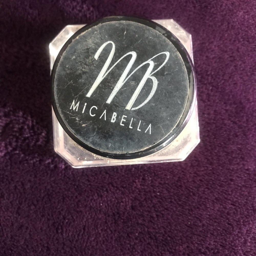 Micabella Loose Mineral Foundation